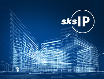 SKS IP Welt in blau mit Gebäudestruktur 